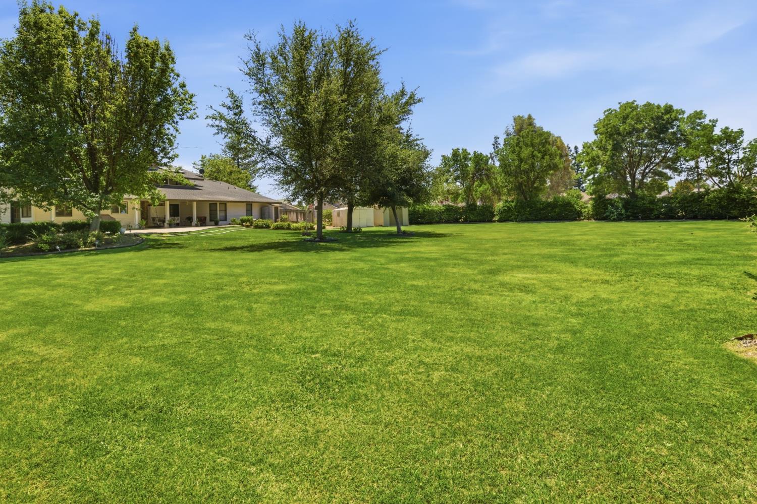 13935 S Madsen Ave, Kingsburg, CA 93631
