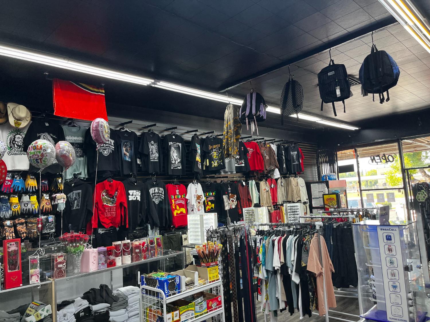 611 W Dakota Ave, Fresno, CA 93705