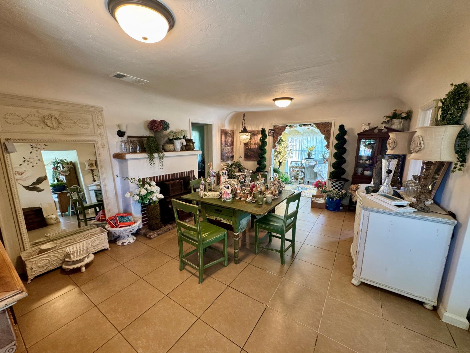 17672 W Belmont Ave, Kerman, CA 93630