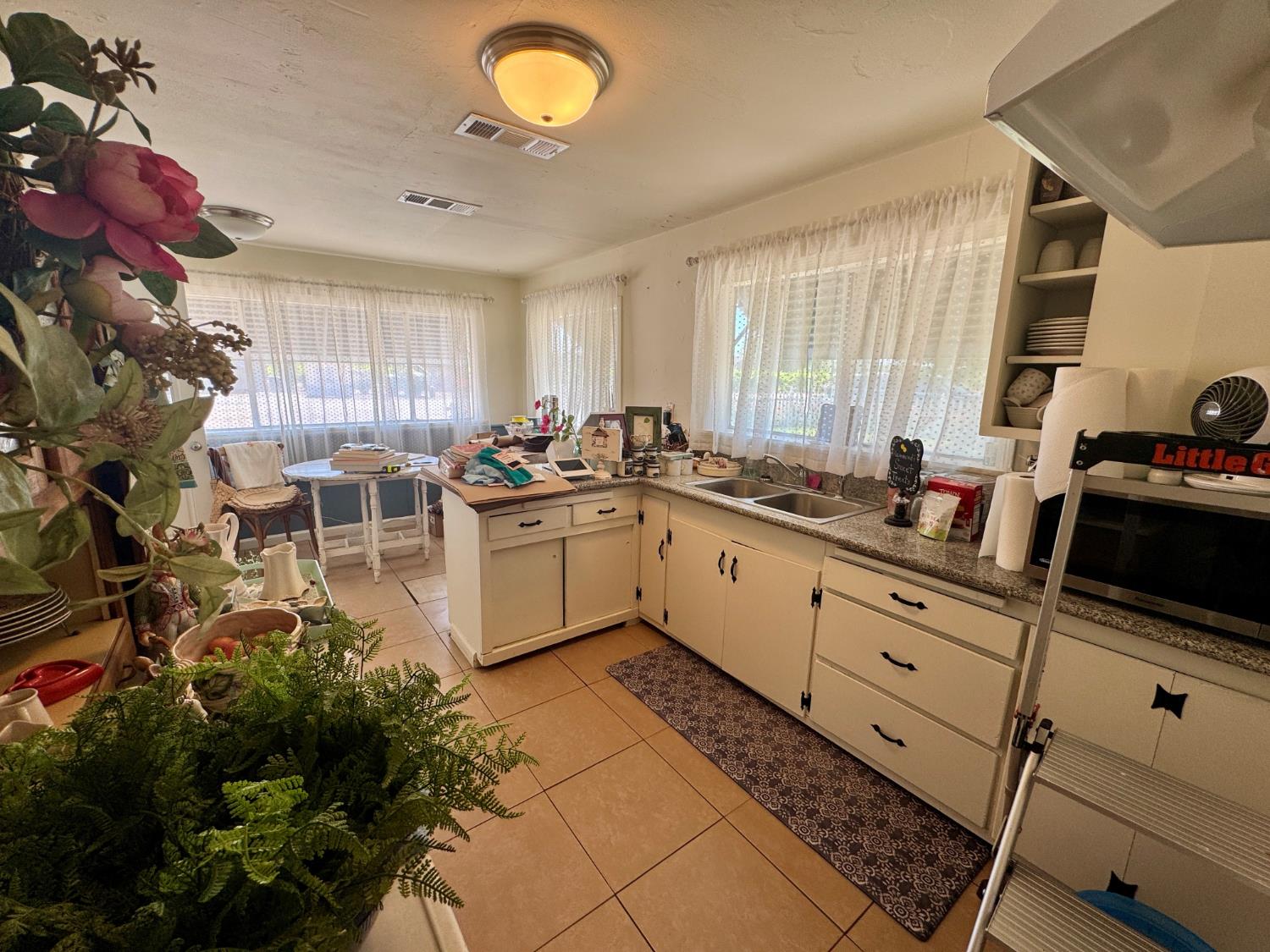 17672 W Belmont Ave, Kerman, CA 93630