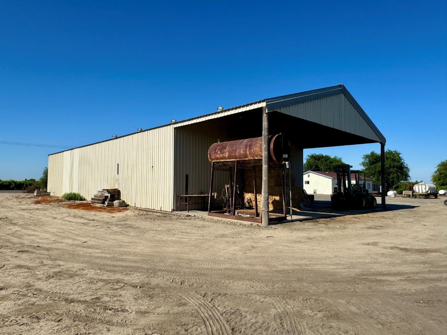 17672 W Belmont Ave, Kerman, CA 93630
