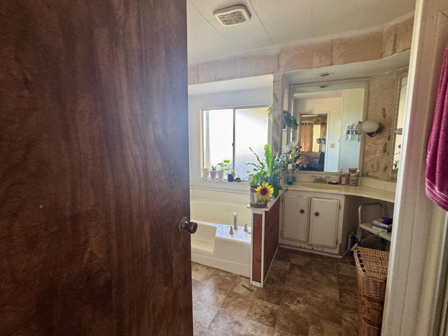 17672 W Belmont Ave, Kerman, CA 93630