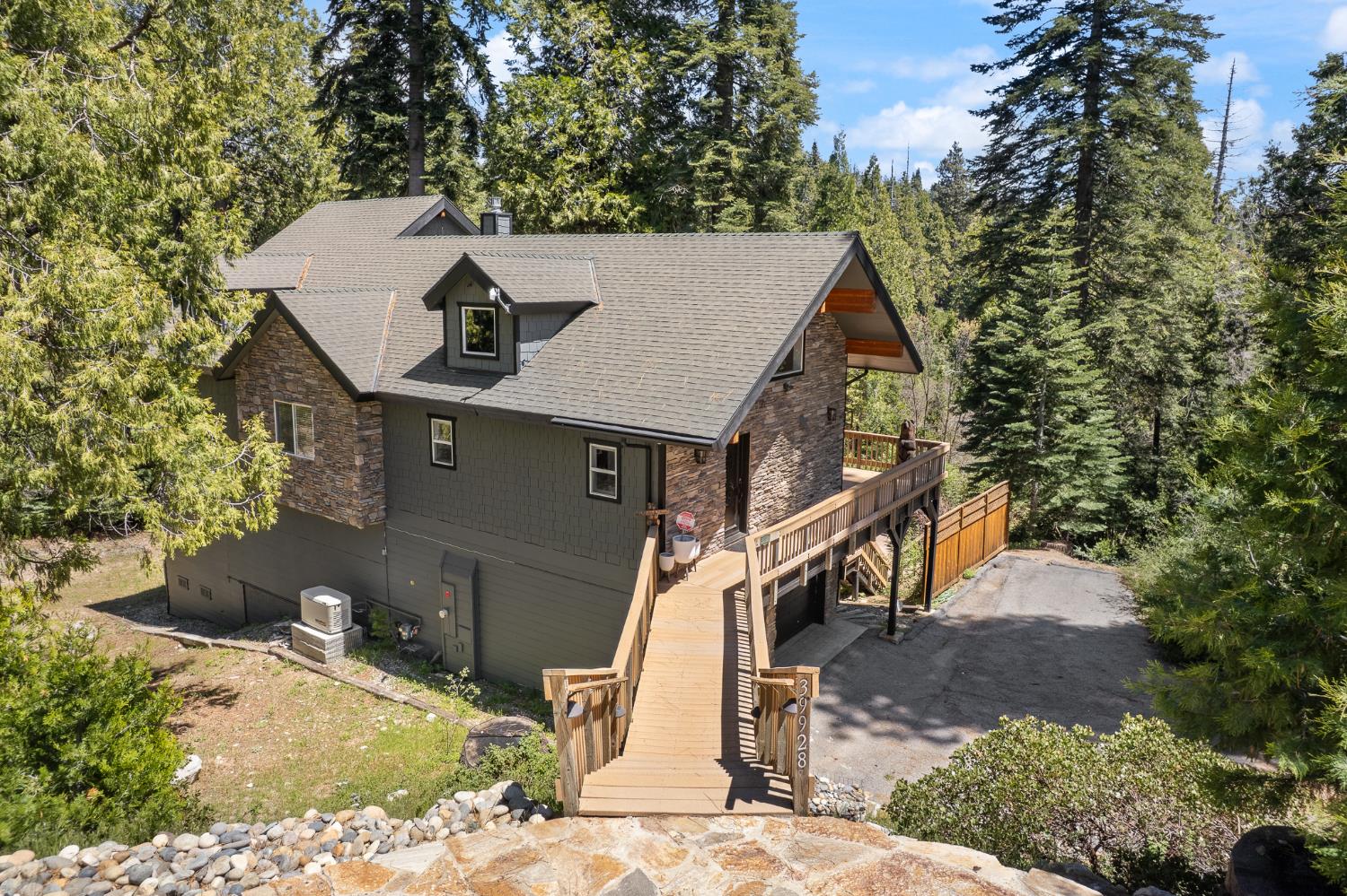39928 Yellow Lupin Ln, Shaver Lake, CA 93664