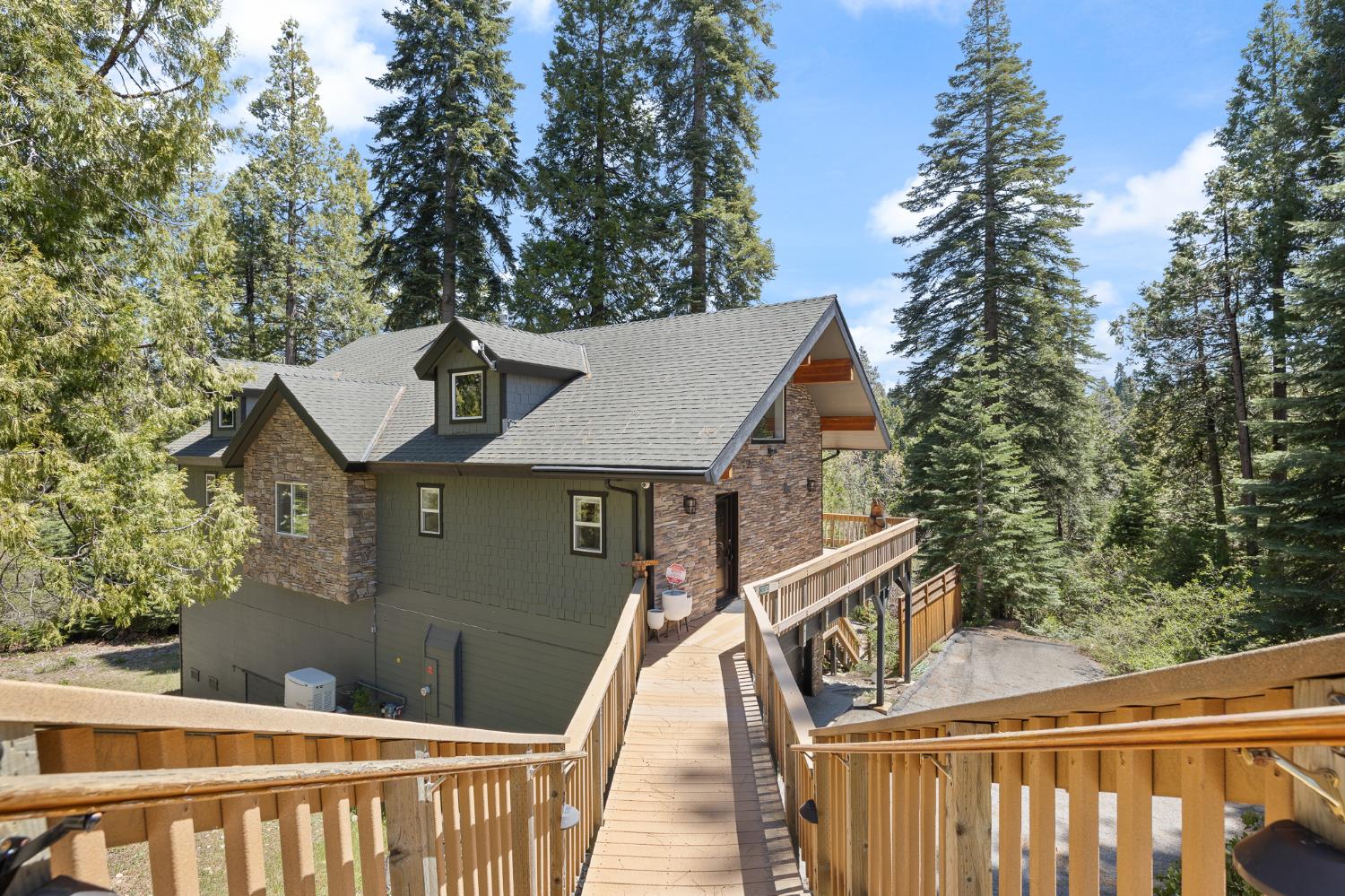 39928 Yellow Lupin Ln, Shaver Lake, CA 93664