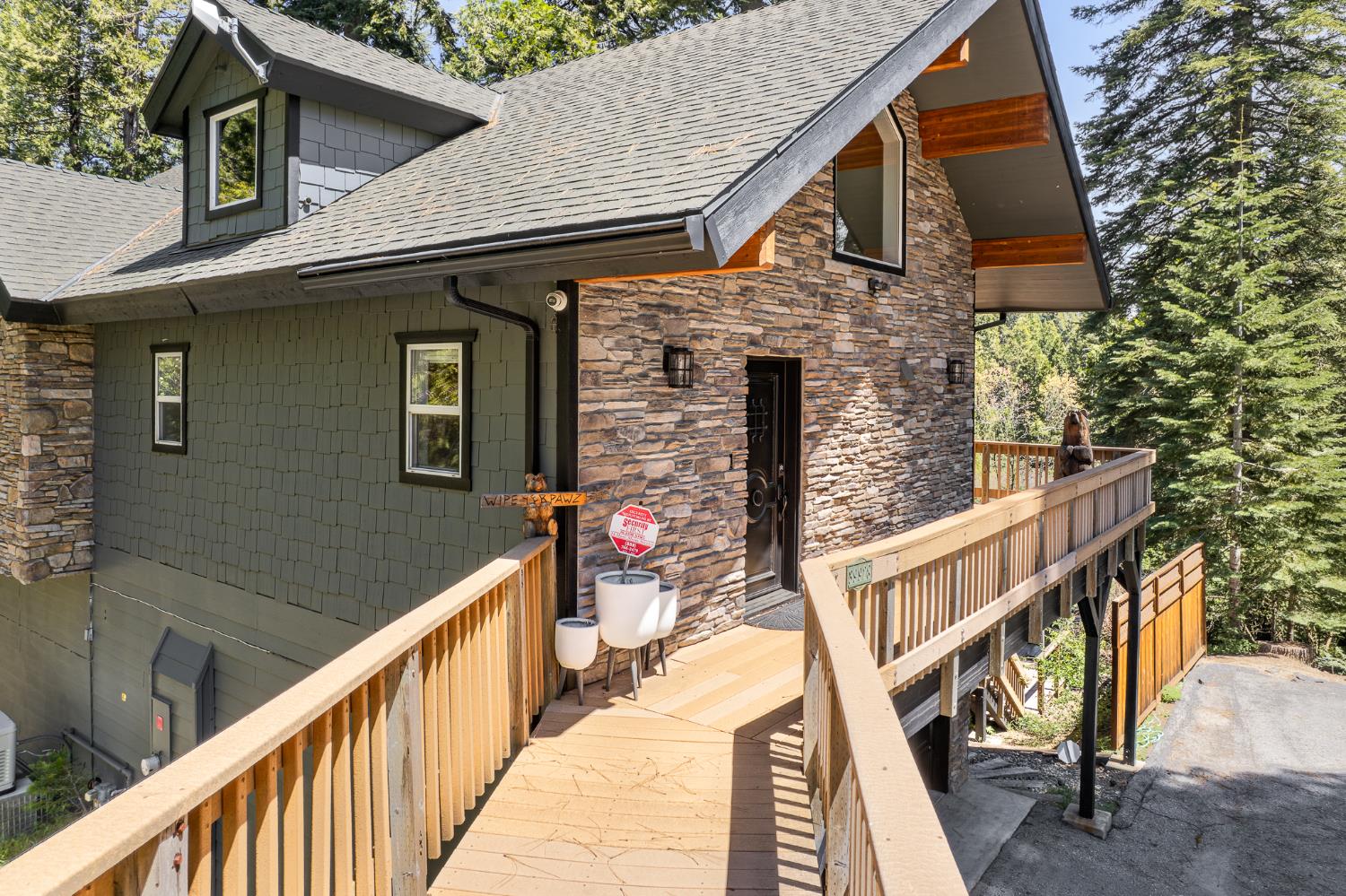 39928 Yellow Lupin Ln, Shaver Lake, CA 93664
