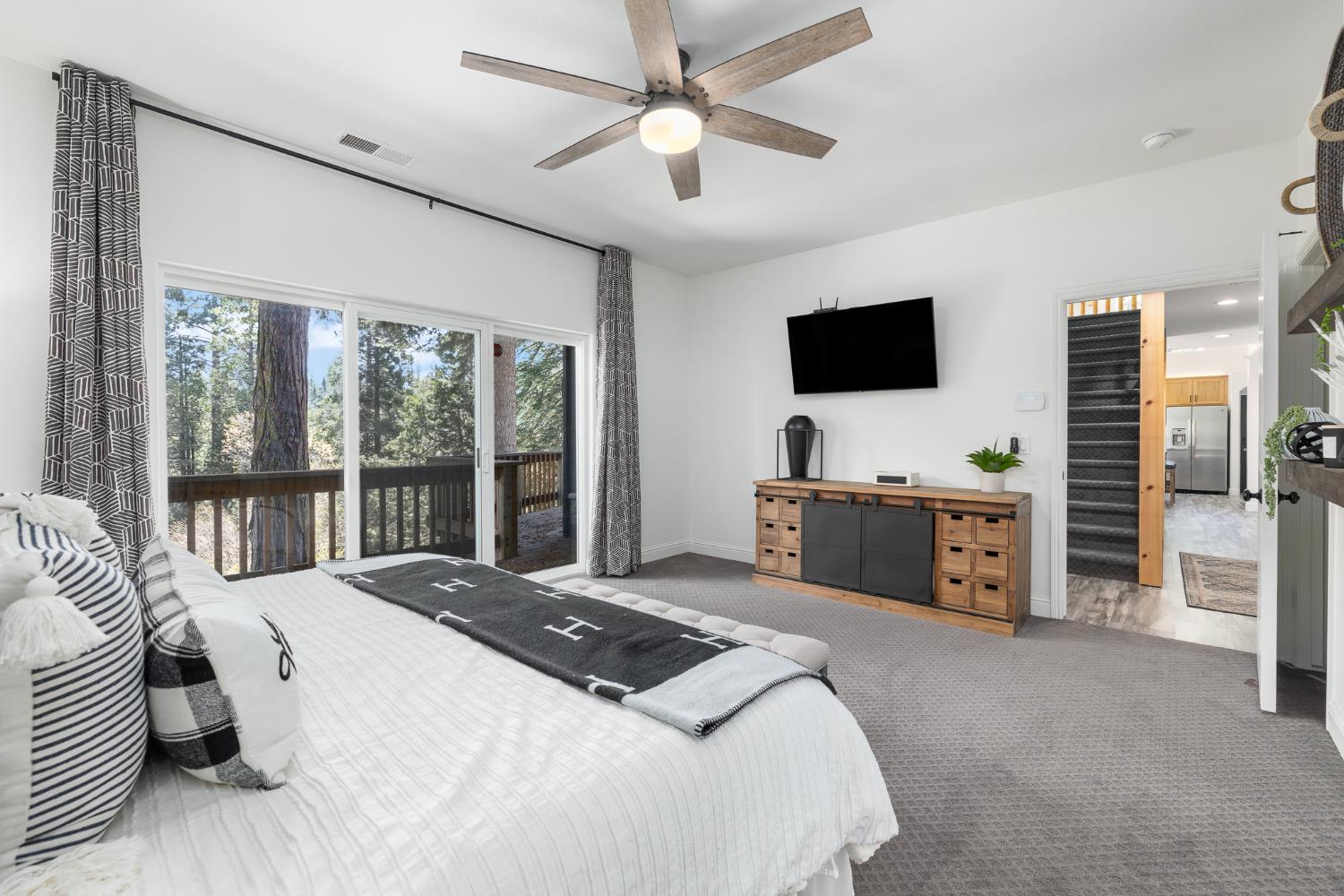 39928 Yellow Lupin Ln, Shaver Lake, CA 93664
