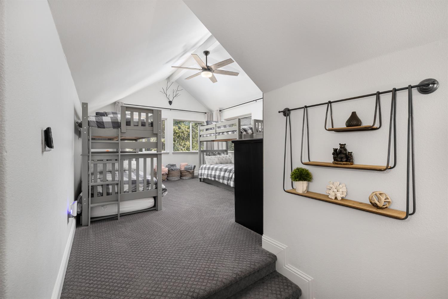 39928 Yellow Lupin Ln, Shaver Lake, CA 93664