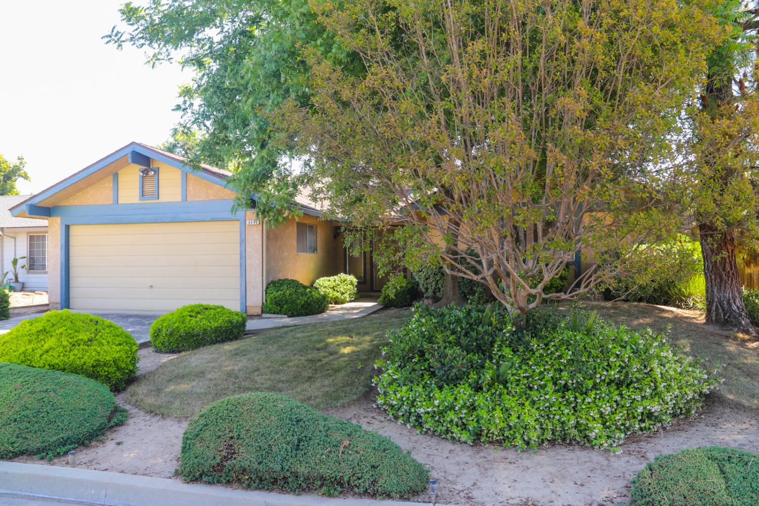 6490 N Mitre Ave, Fresno, CA 93722
