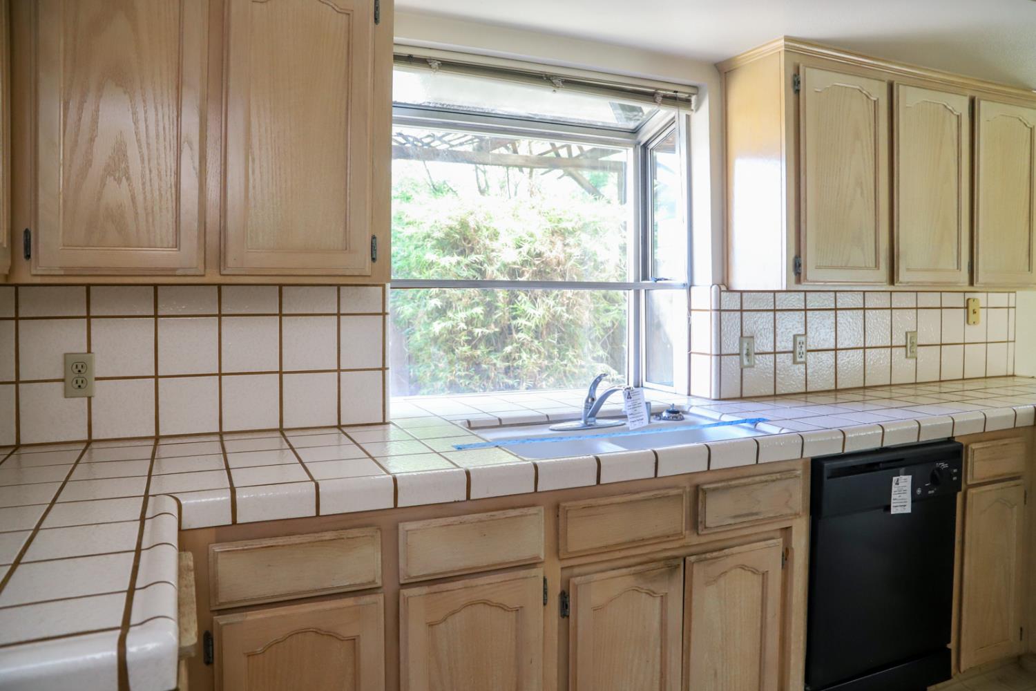 6490 N Mitre Ave, Fresno, CA 93722