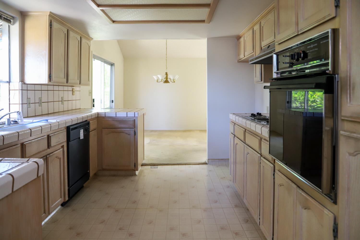 6490 N Mitre Ave, Fresno, CA 93722
