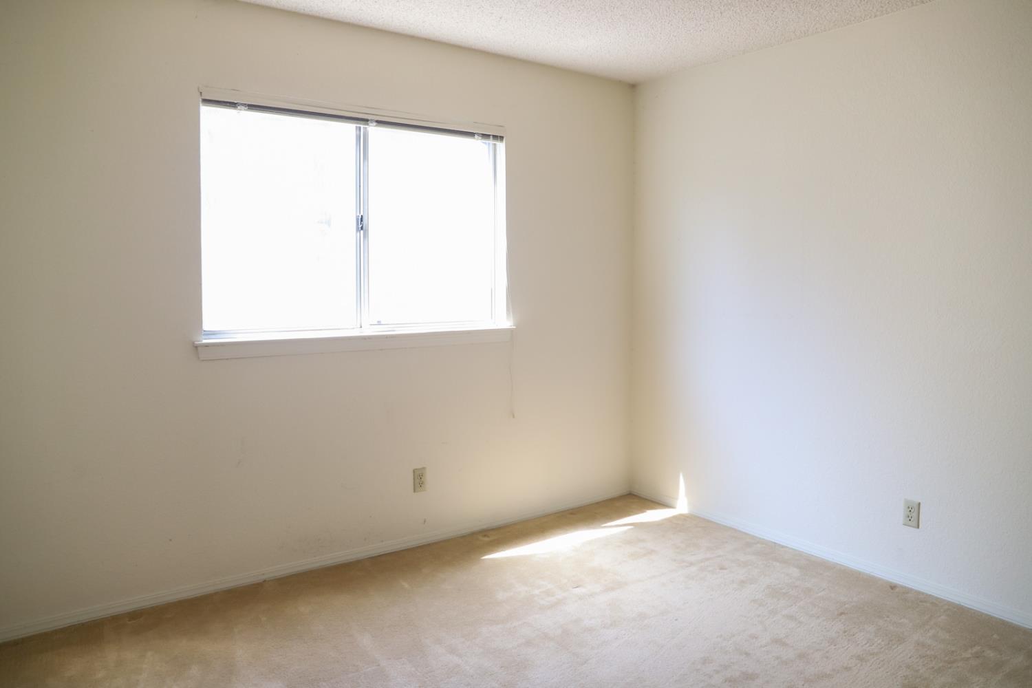 6490 N Mitre Ave, Fresno, CA 93722