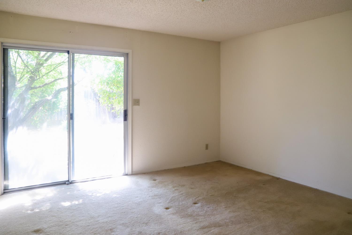 6490 N Mitre Ave, Fresno, CA 93722