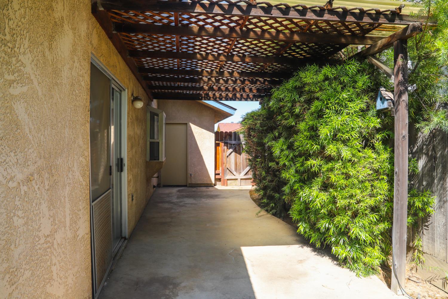 6490 N Mitre Ave, Fresno, CA 93722