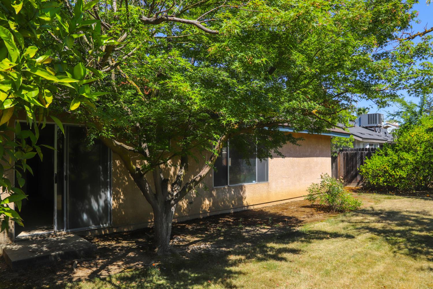 6490 N Mitre Ave, Fresno, CA 93722