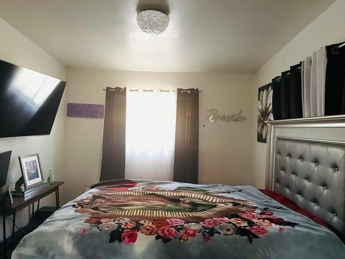 436 W Strother Ave, Fresno, CA 93706
