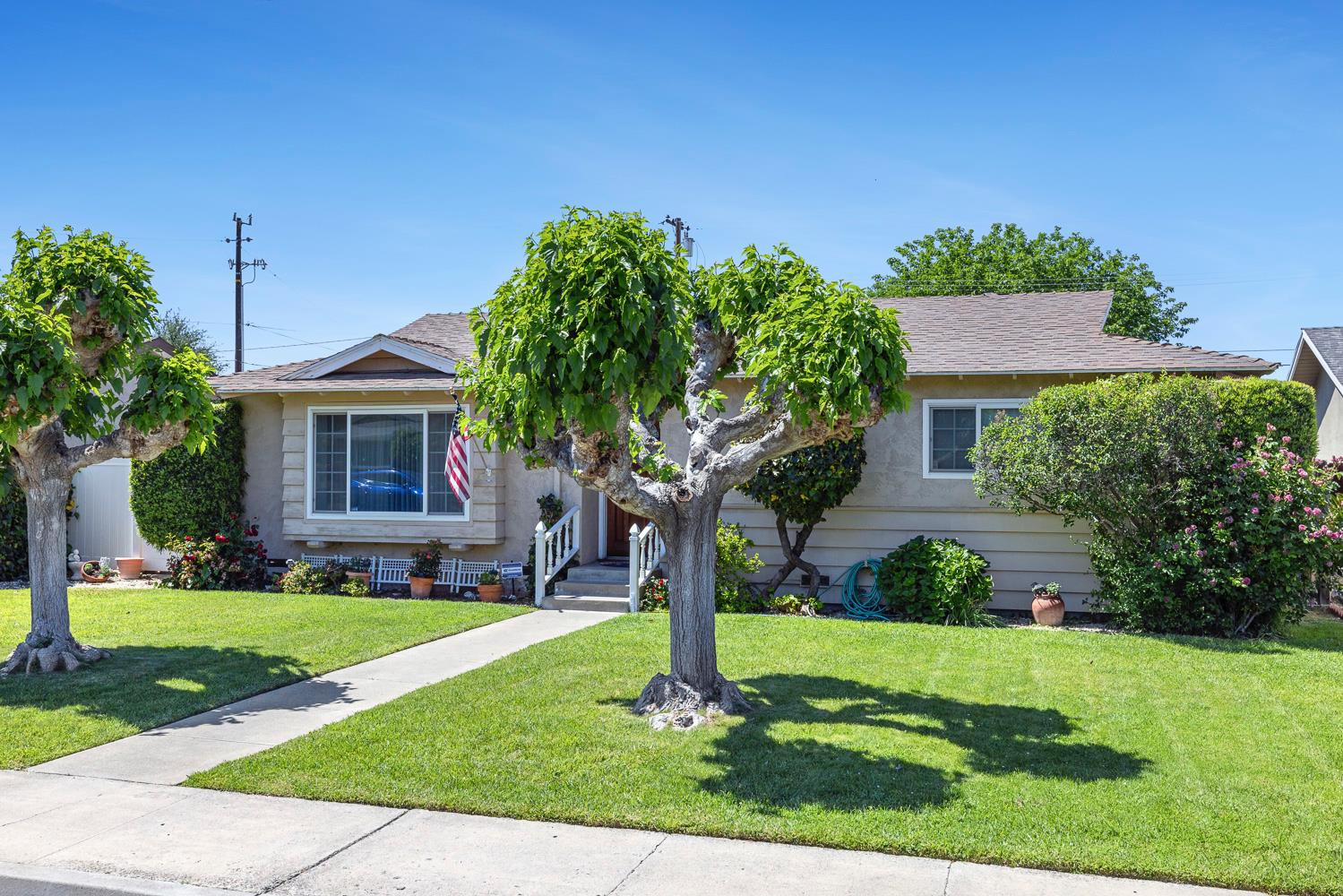 212 Cindy Ln, Coalinga, CA 93210