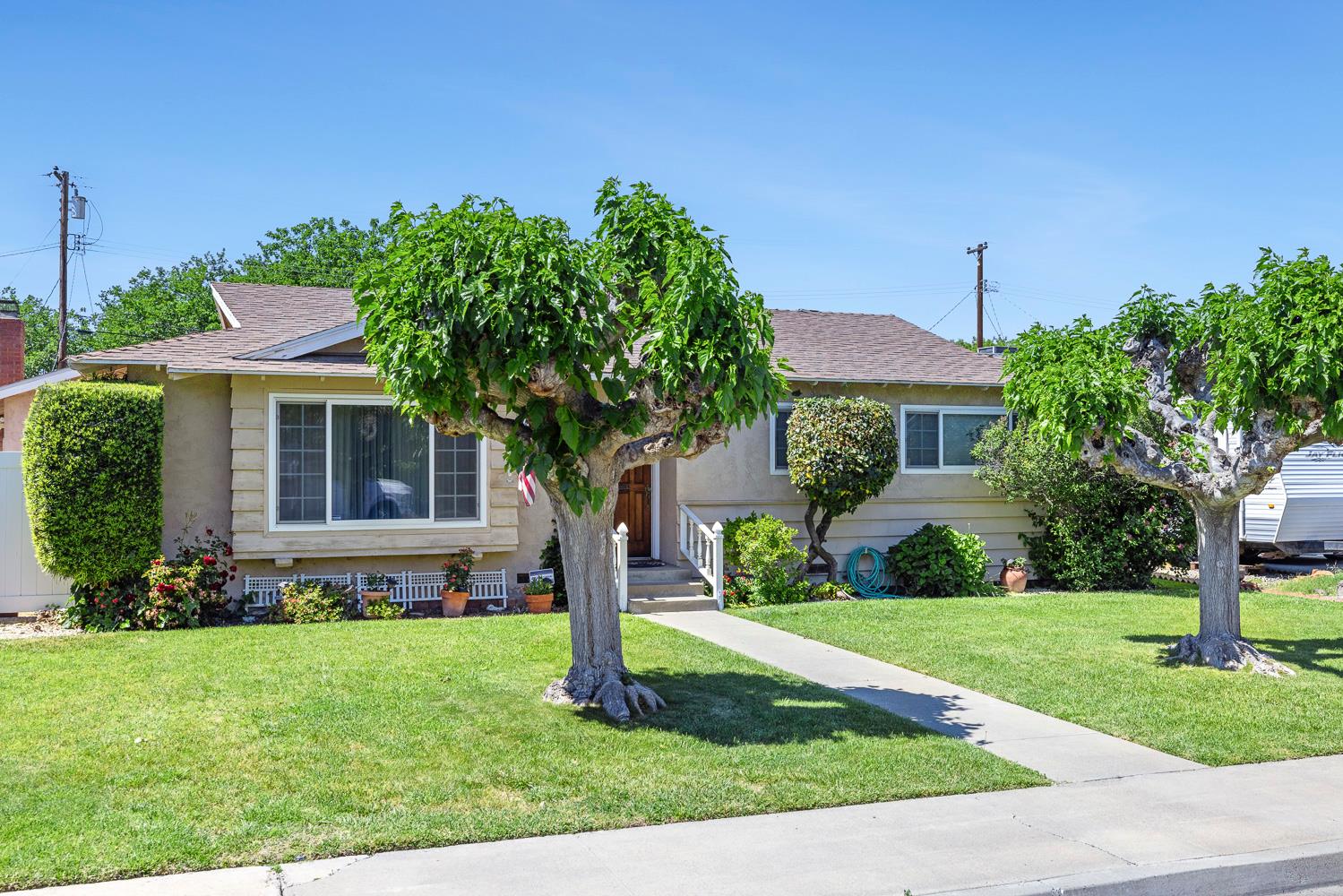 212 Cindy Ln, Coalinga, CA 93210