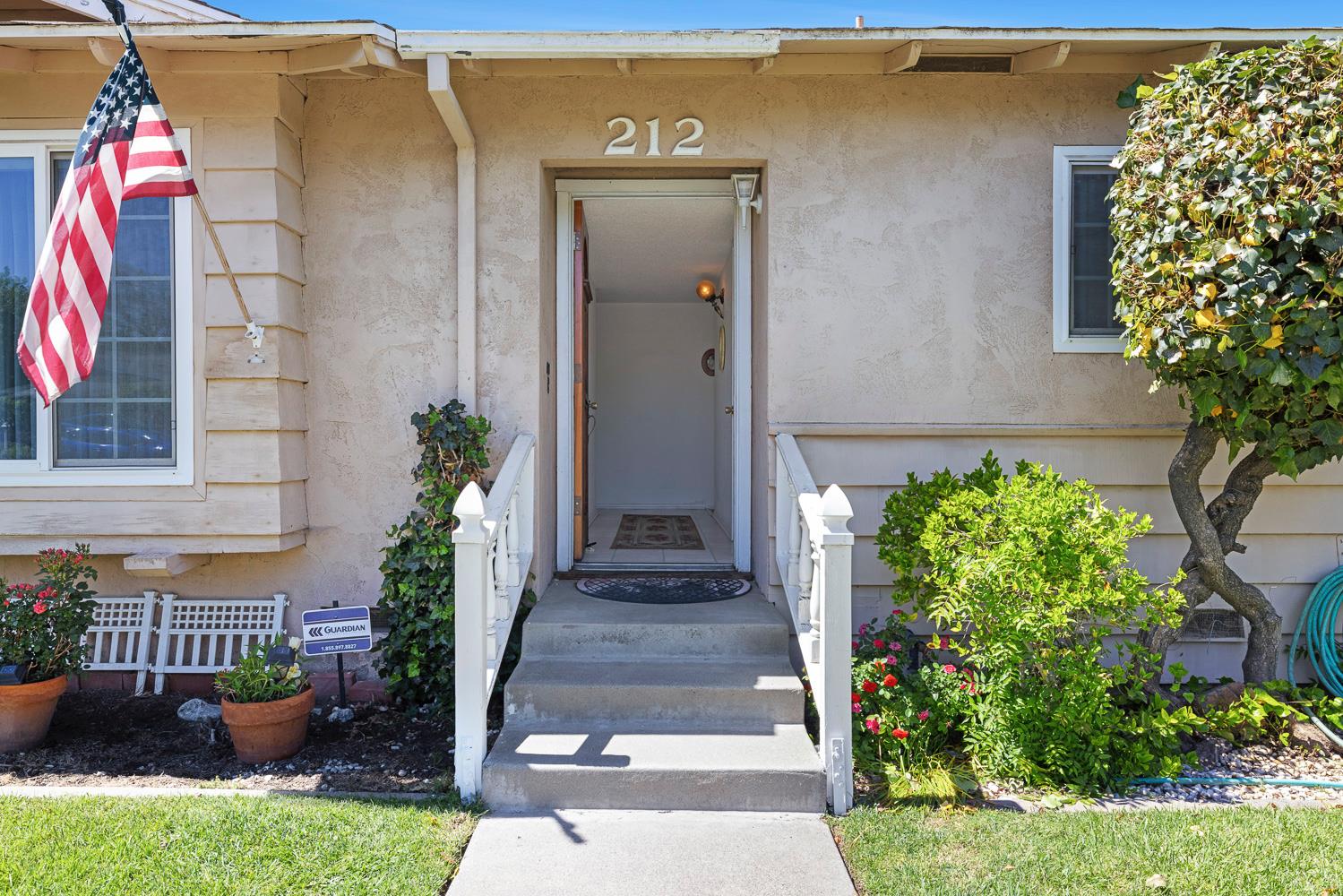 212 Cindy Ln, Coalinga, CA 93210