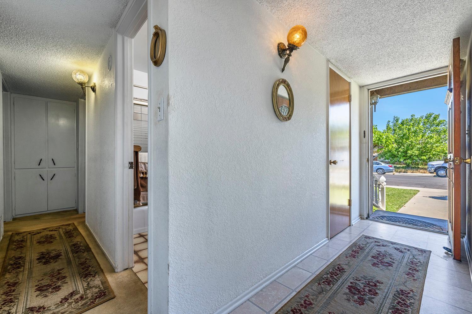 212 Cindy Ln, Coalinga, CA 93210