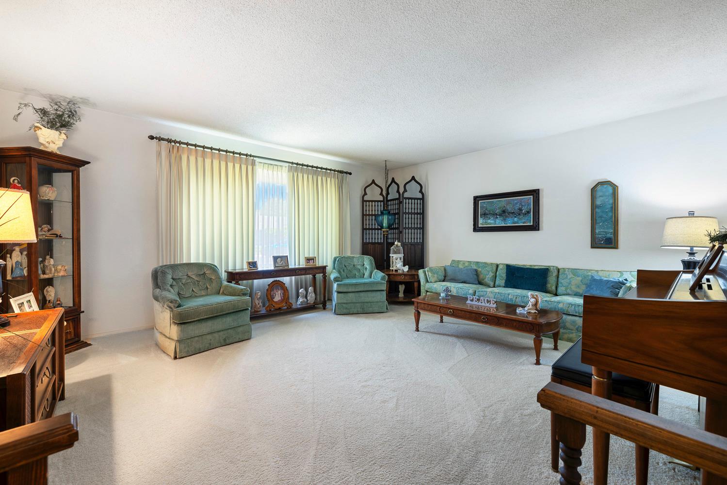 212 Cindy Ln, Coalinga, CA 93210