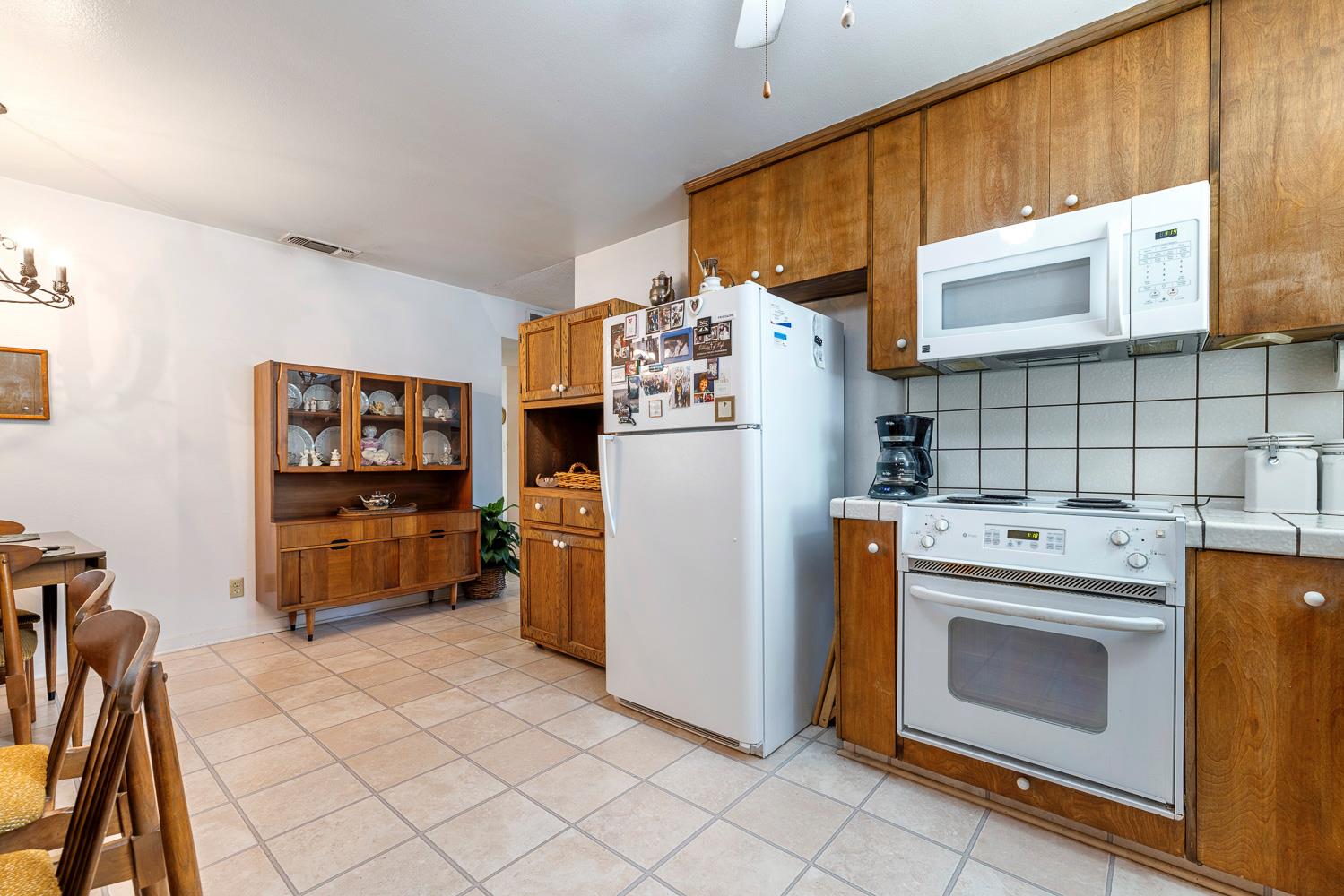 212 Cindy Ln, Coalinga, CA 93210