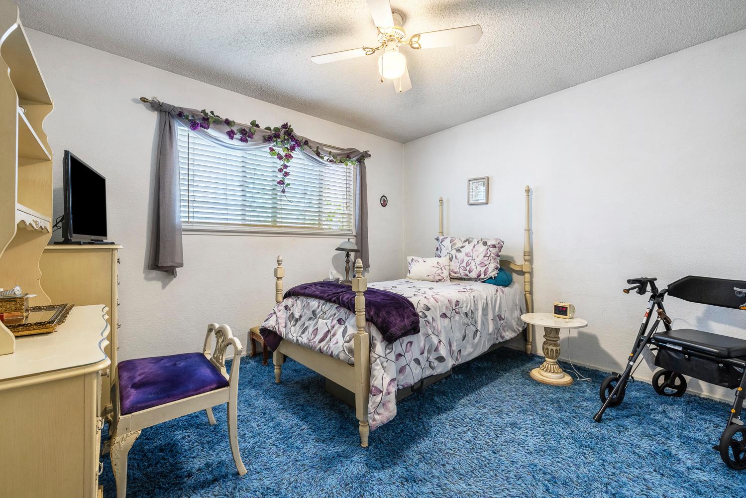 212 Cindy Ln, Coalinga, CA 93210