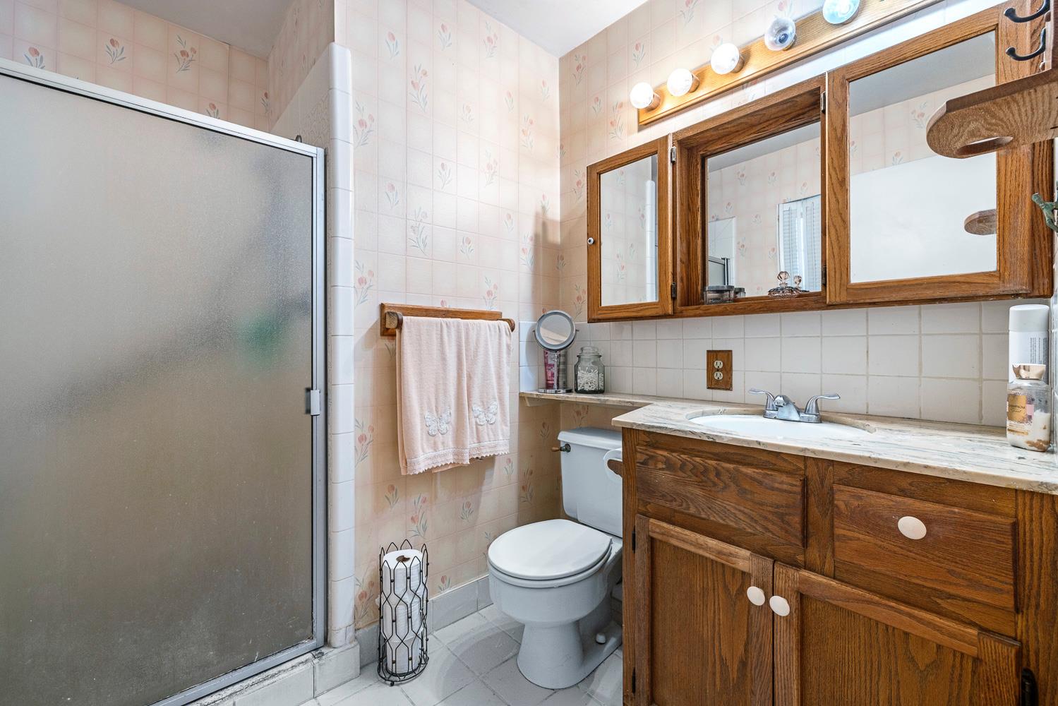 212 Cindy Ln, Coalinga, CA 93210