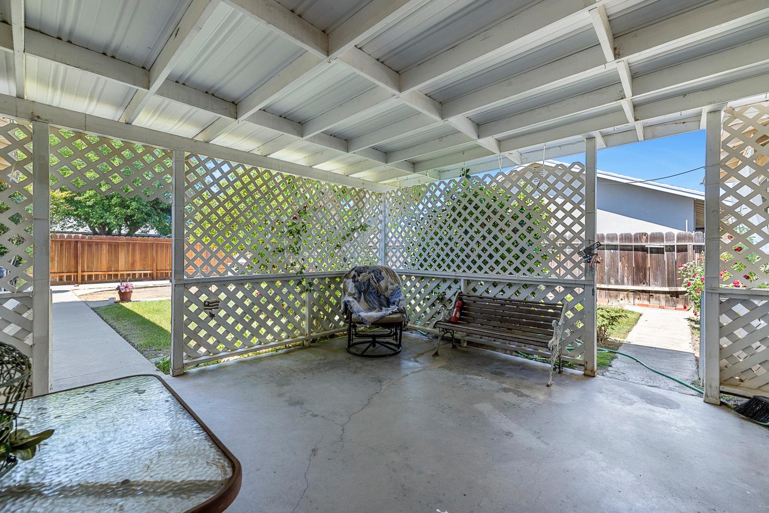 212 Cindy Ln, Coalinga, CA 93210