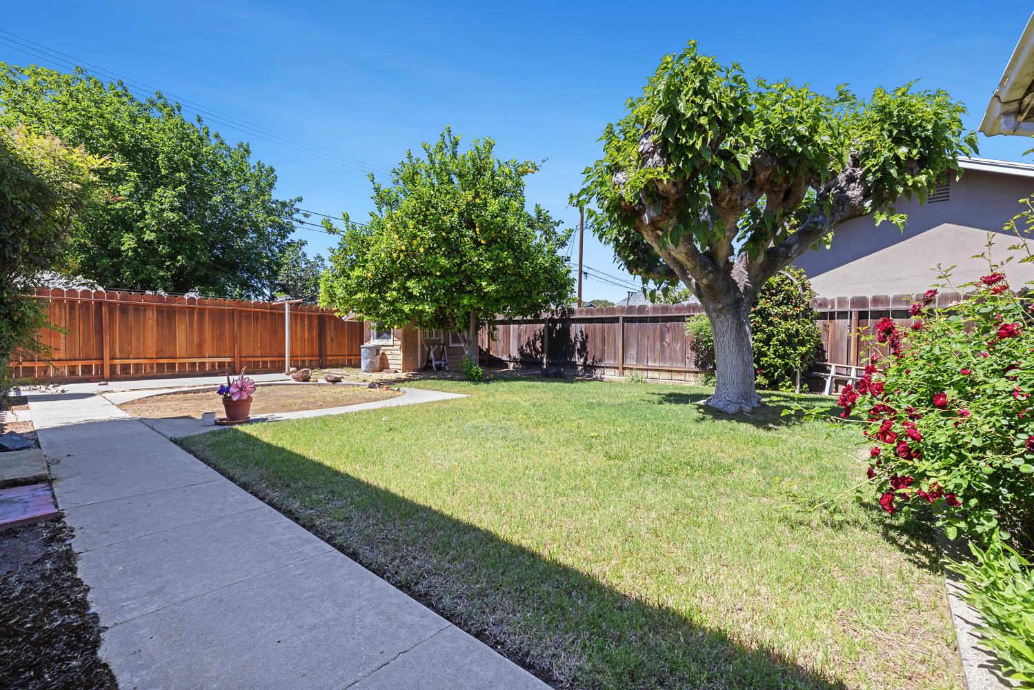 212 Cindy Ln, Coalinga, CA 93210