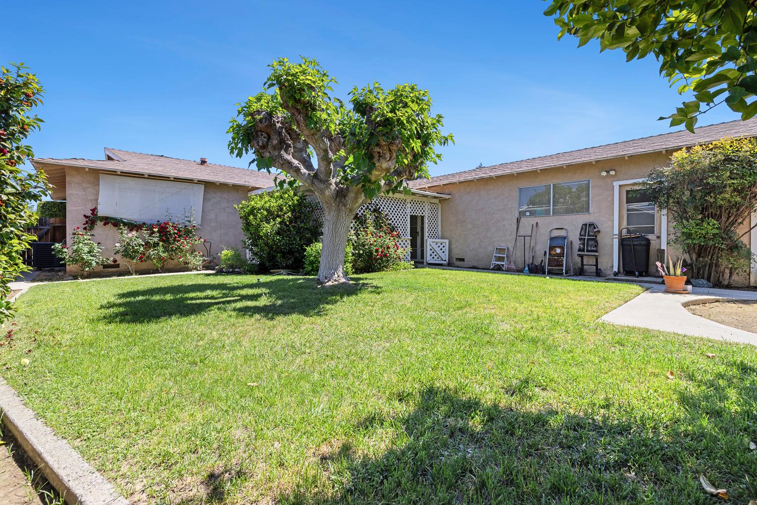 212 Cindy Ln, Coalinga, CA 93210
