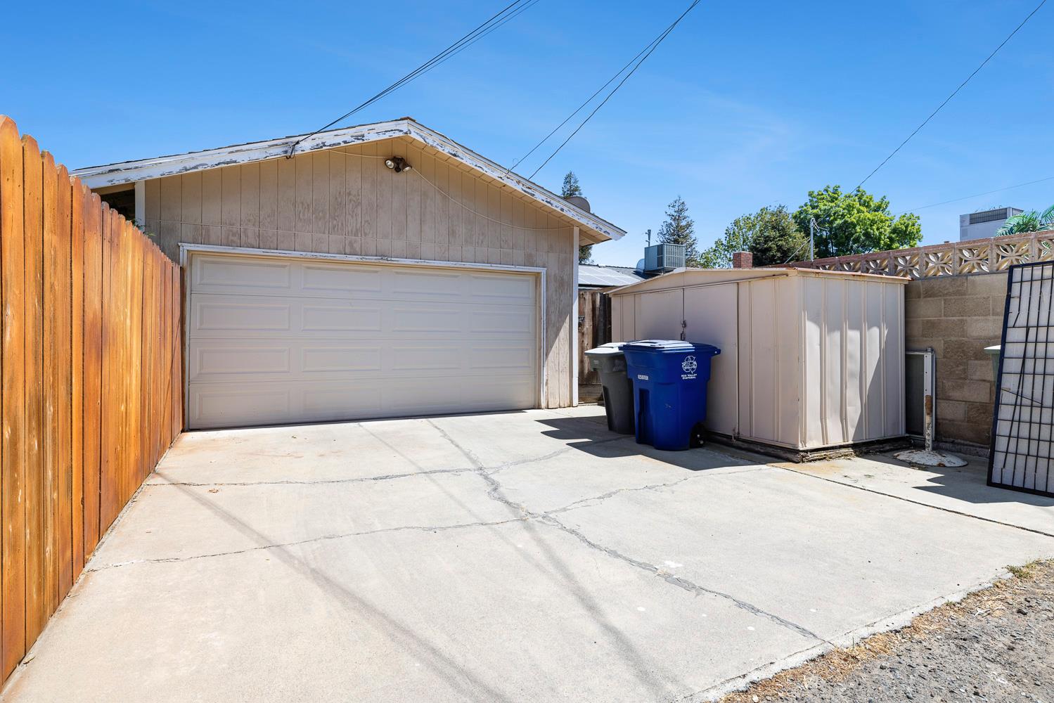 212 Cindy Ln, Coalinga, CA 93210