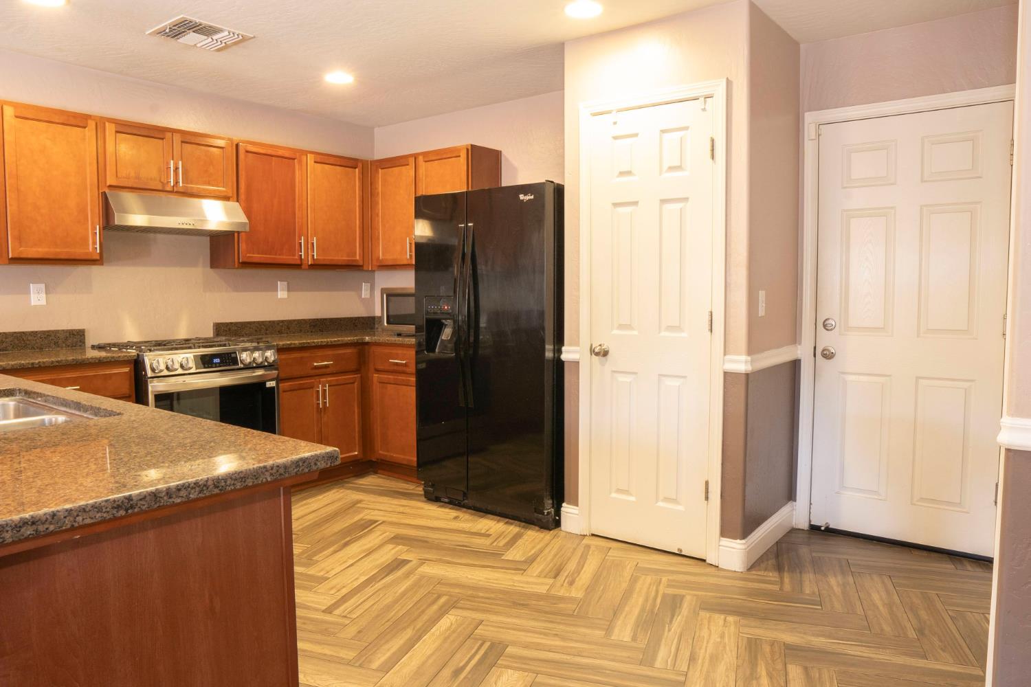 5831 E Platt Ave, Fresno, CA 93727
