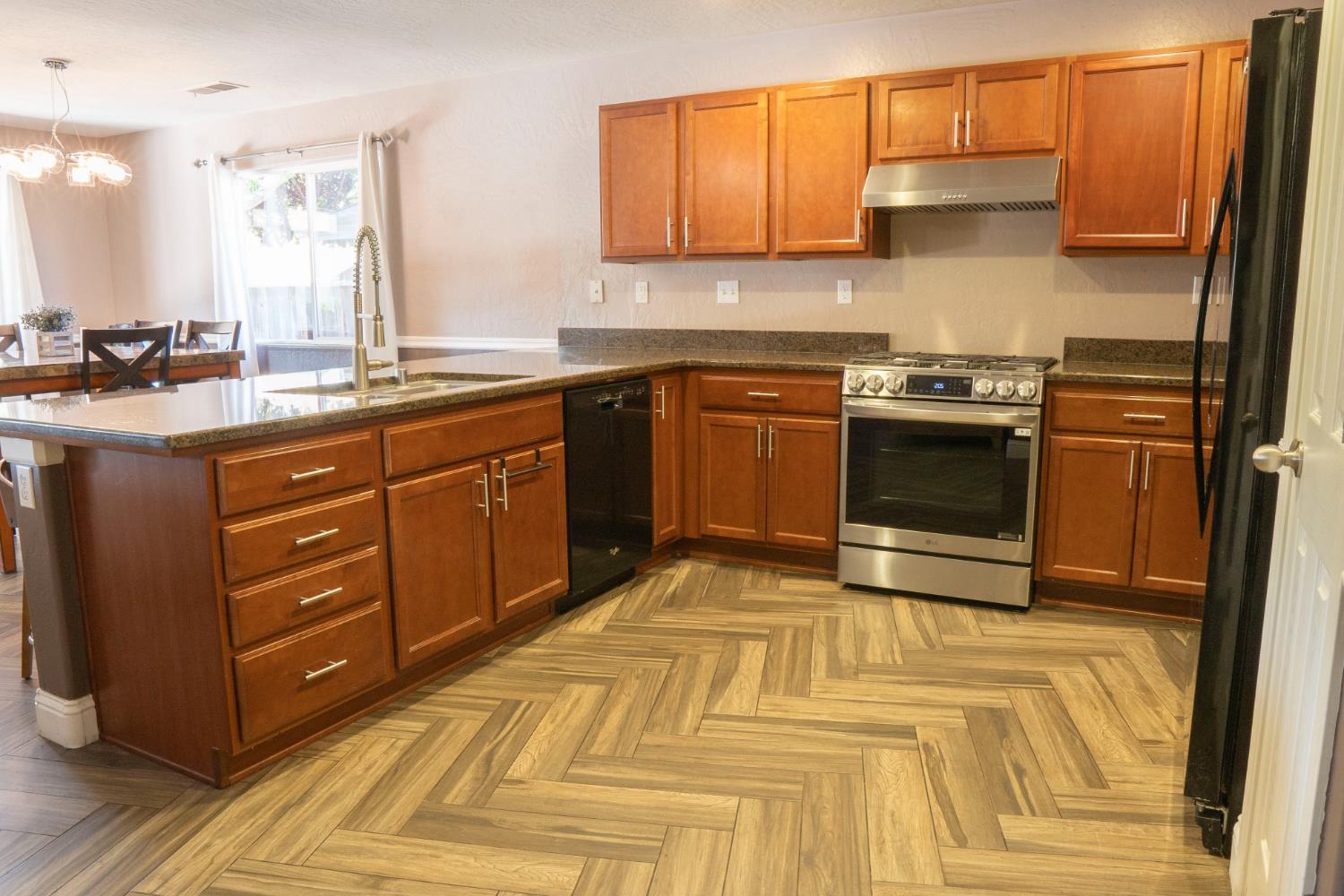 5831 E Platt Ave, Fresno, CA 93727