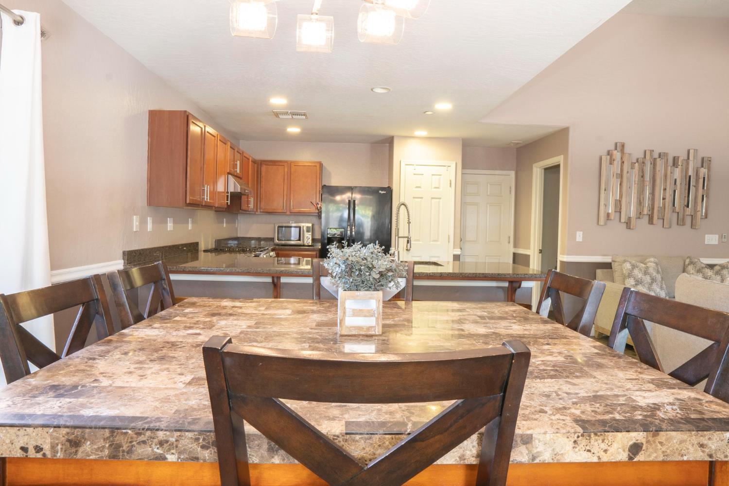 5831 E Platt Ave, Fresno, CA 93727