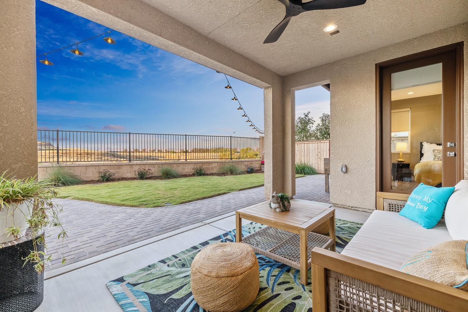 1243 Wildflower Dr, Madera, CA 93636