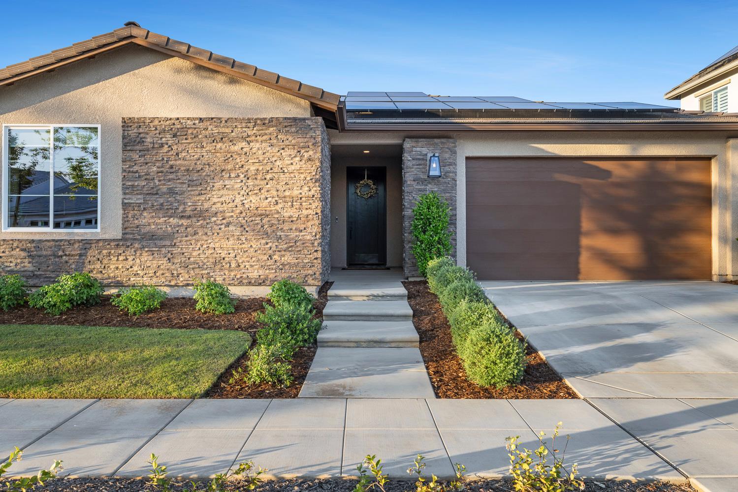 1243 Wildflower Dr, Madera, CA 93636