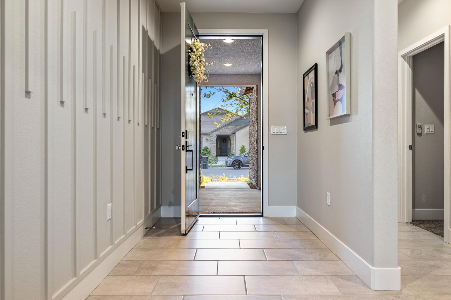 1243 Wildflower Dr, Madera, CA 93636