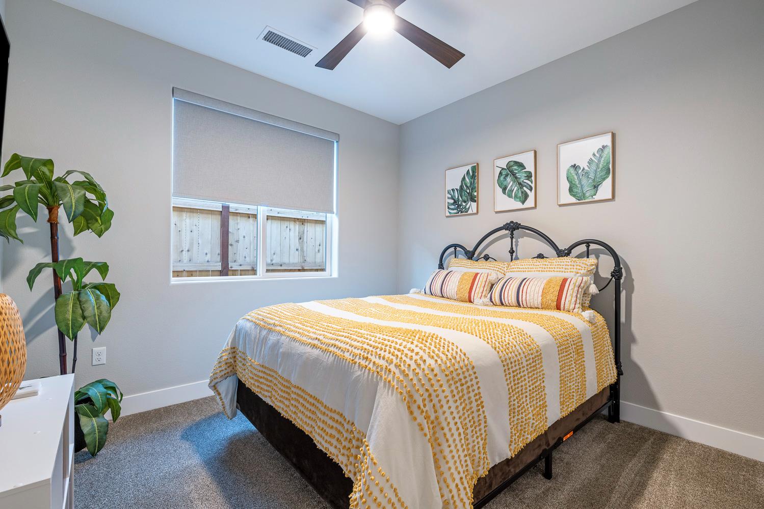 1243 Wildflower Dr, Madera, CA 93636