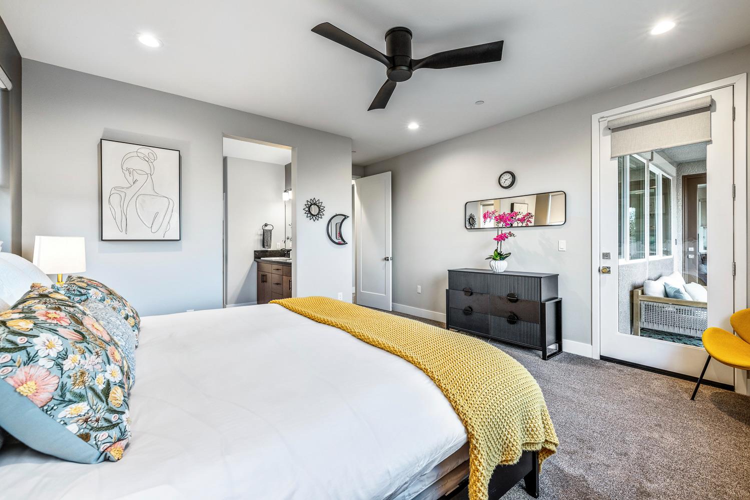 1243 Wildflower Dr, Madera, CA 93636