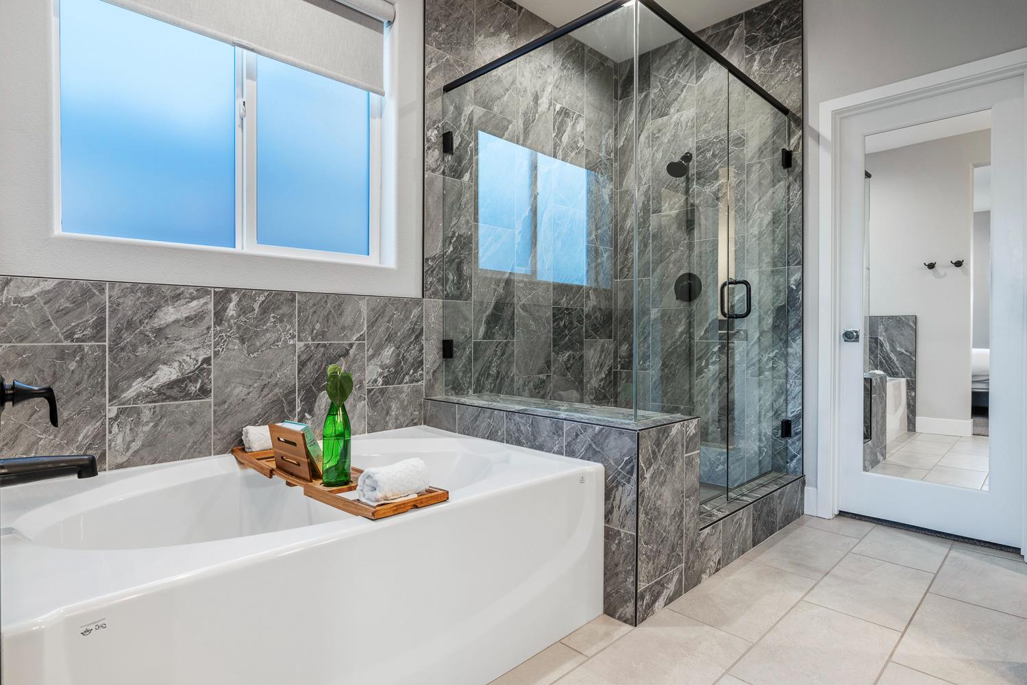 1243 Wildflower Dr, Madera, CA 93636