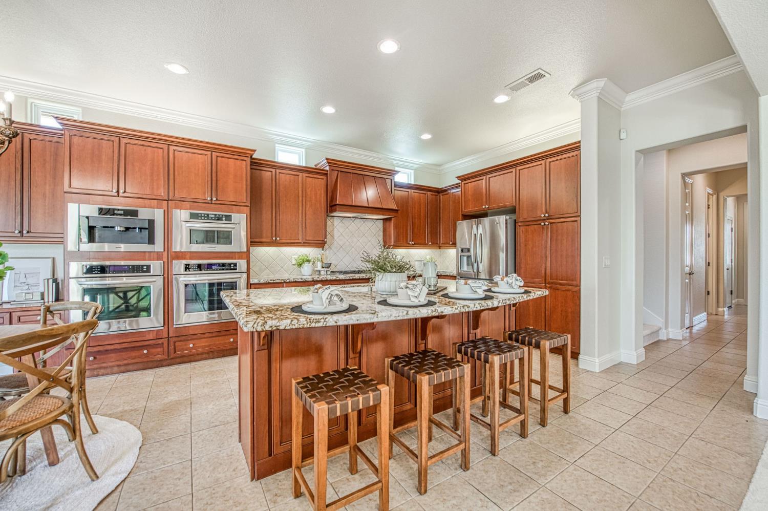10745 E Landmark Way, Clovis, CA 93619