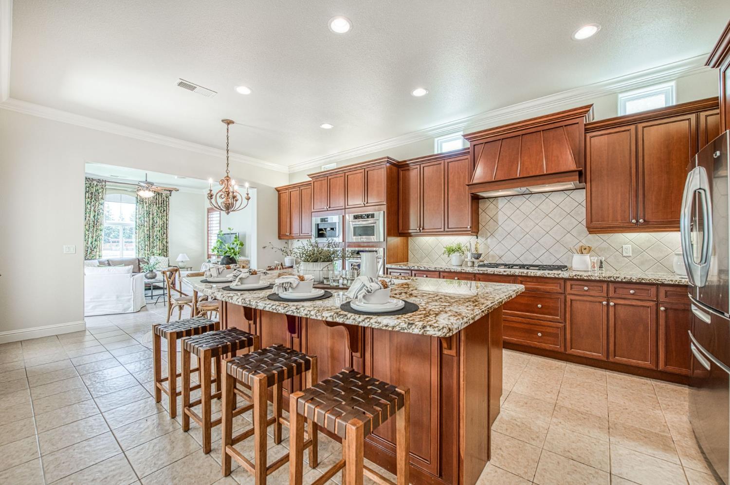 10745 E Landmark Way, Clovis, CA 93619