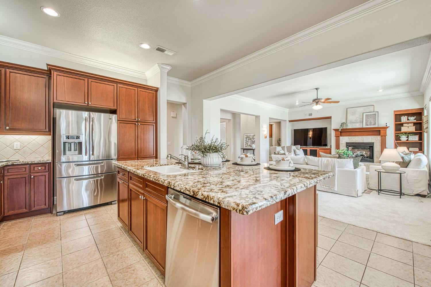 10745 E Landmark Way, Clovis, CA 93619