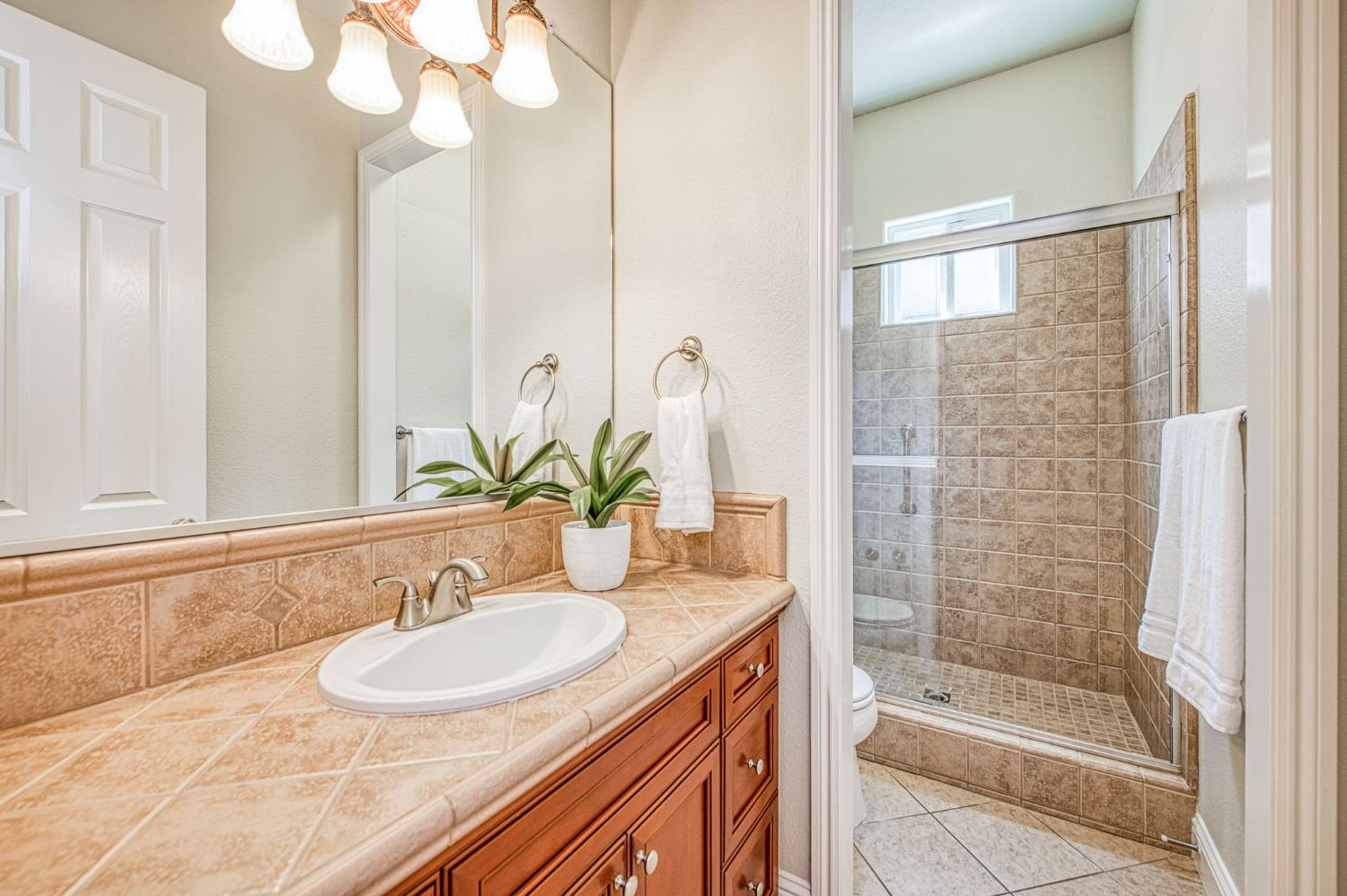 10745 E Landmark Way, Clovis, CA 93619