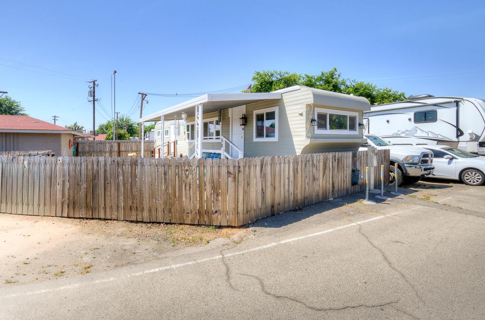 1941 N Golden State Blvd #50, Fresno, CA 93705