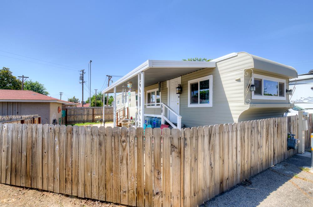 1941 N Golden State Blvd #50, Fresno, CA 93705