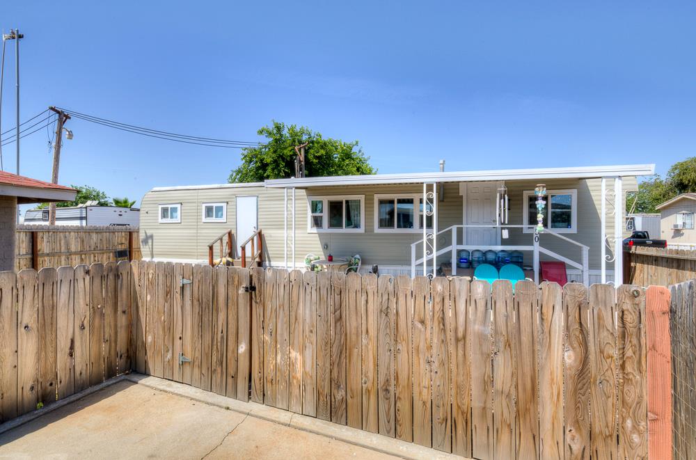 1941 N Golden State Blvd #50, Fresno, CA 93705