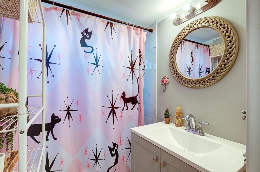 1941 N Golden State Blvd #50, Fresno, CA 93705