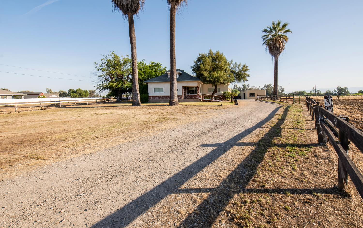 8294 E Hedges Ave, Fresno, CA 93737