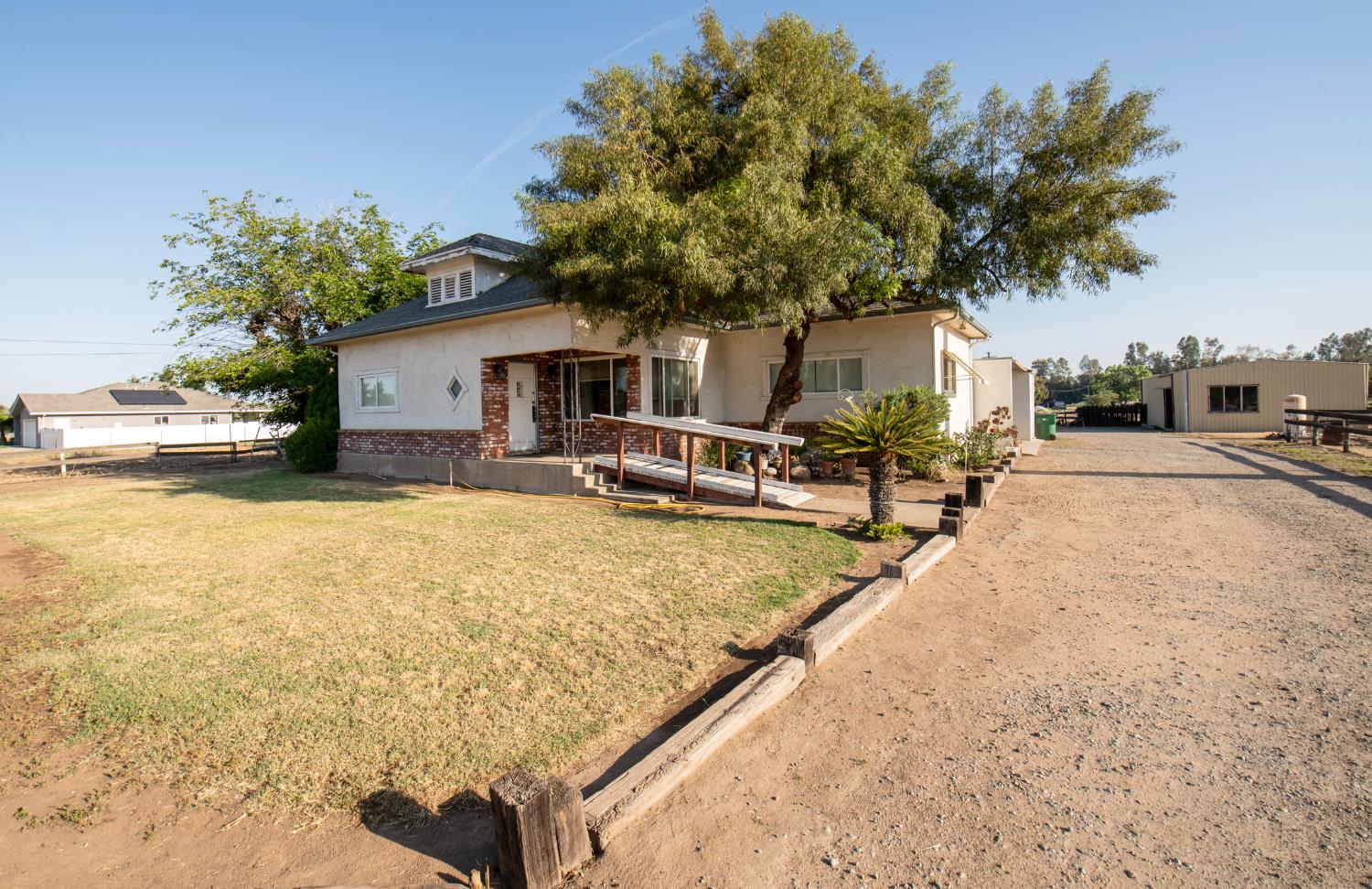 8294 E Hedges Ave, Fresno, CA 93737